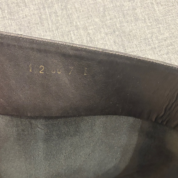 GUCCI Black Knee-High Leather Riding Boots - Picture 13 of 14